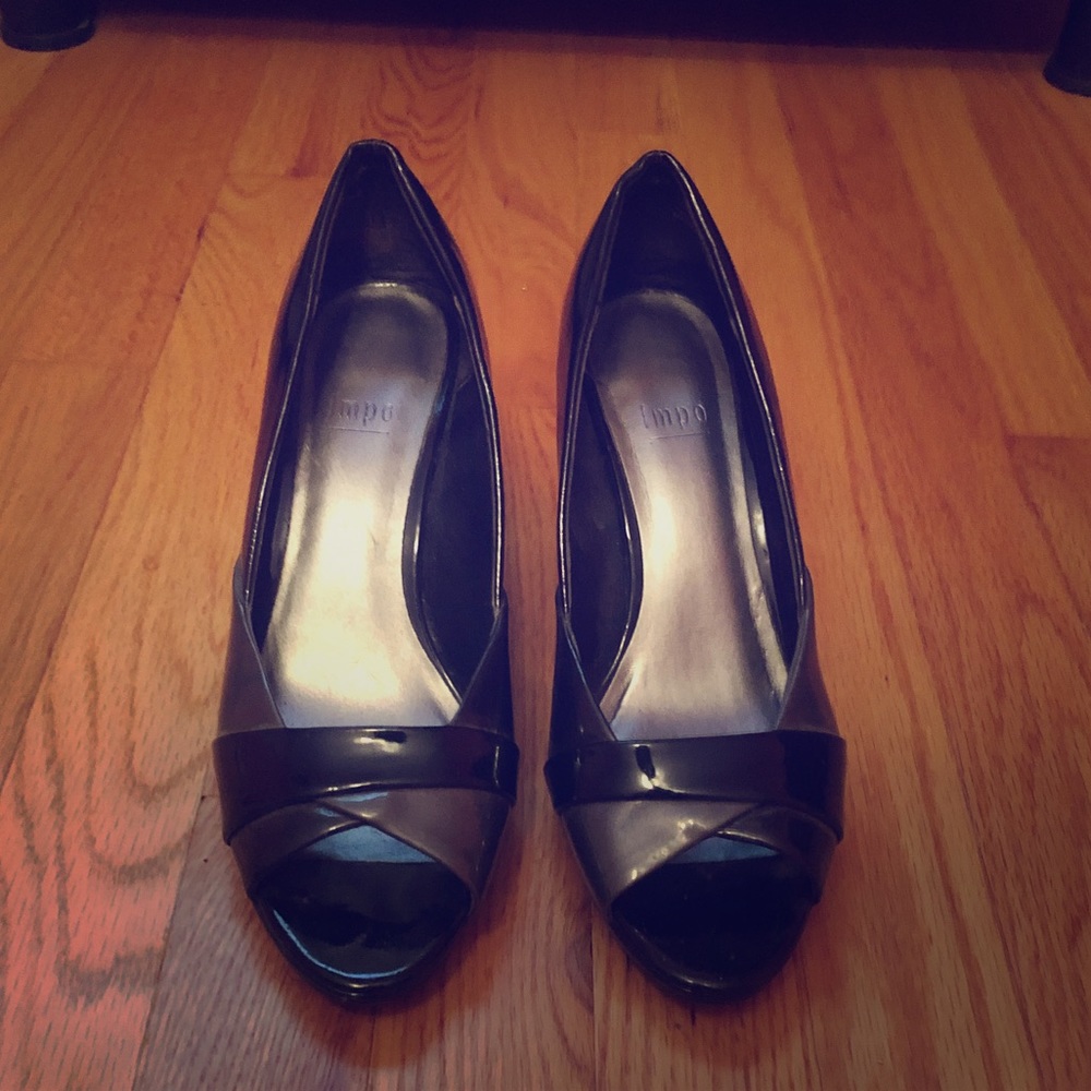 ✨Patent peep toe 👠 heels
